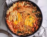 Hình bước làm 3 của món LẨU TOKBOKKI 🤤