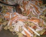 รูปขั้นตอนการทำที่ 4 ของ ผัดกะเพราไก่หนังกรอบใส่ปูอัด