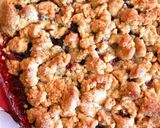 A picture of step 4 of Blueberry Crumble Pie.