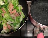 A picture of step 2 of Spring Cabbage & Tuna Soy Milk Pasta.