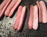 A picture of step 4 of Green beans with hotdogs.