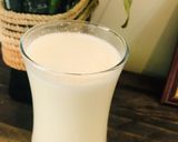 A picture of step 3 of Apple milkshake.
