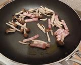 A picture of step 2 of Japanese-style Pasta with Broccolini and Bacon.