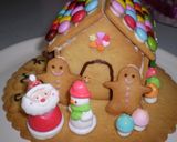 A picture of step 3 of Cookie House For Christmas.