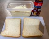 A picture of step 1 of Baseball Sandwich Plate⚾️.