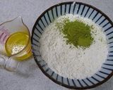 A picture of step 4 of Matcha Sū Shì Yuèbǐng (Chinese Dim Sum).