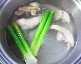 A picture of step 7 of Fluffy Egg-Drop Soup with Boiled Chicken Broth.