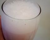 A picture of step 3 of Greek yogurt & strawberry lassi.