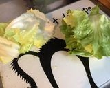 Une image de l'étape 2 de Salade composée (chou rouge,scarole,tomate et concombre).