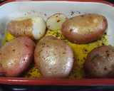 Foto del paso 3 de la receta: Patatas al estilo Hasselbak con salsa