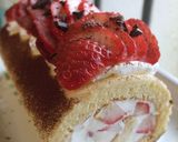 A picture of step 12 of Fresh Strawberry Cream Roll Cake.