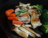 A picture of step 8 of Confit-Style Grilled Chicken Cooking with a Rice Cooker on Low Heat.