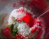 A picture of step 3 of Lemon tomato juice.