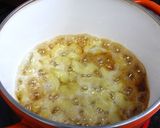 A picture of step 4 of Caramel Banana Cheesecake.