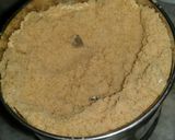 A picture of step 1 of Spongi biscuit cake.