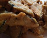 A picture of step 4 of Baingan k pakorey.