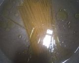 Foto langkah ke 1 dari resep Spaghetti Aglio E Olio.