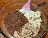 Foto langkah ke 1 dari resep Choco Banana Hazelnut Frozen Yogurt Barks.