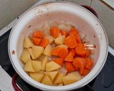 Foto langkah ke 2 dari resep Vegetable Curry Udon.