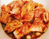 Hình bước làm 2 của món Sườn non kho mặn ngọt