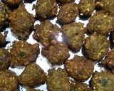 A picture of step 5 of Moong Dal Vada.
