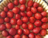 Foto del passaggio 3 della ricetta Clafoutis di fragola in crosta
