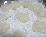 A picture of step 6 of Easy Strawberry Daifuku Made in a Microwave.