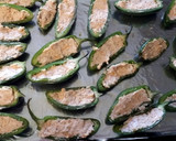 A picture of step 4 of Grilled jalapeño poppers.