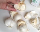 A picture of step 1 of How to Preserve Garlic in the Freezer.