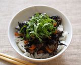 A picture of step 5 of Braised Hijiki Seaweed with Maple Syrup and Bacon.