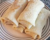 Dadar Gulung (Pfannkuchenrolle mit Palmzucker und Kokosfüllung) Rezeptschritt 5 Foto