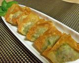 A picture of step 3 of Fried Wonton Dumplings with Chrysanthemum Leaves Seasoned with Yuzu Pepper Paste.