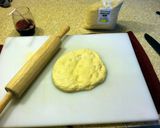 A picture of step 5 of Artichoke And Onion White Pizza.