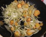 Foto del paso 1 de la receta: Tortilla de acelga horneada con queso rallado