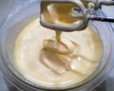 A picture of step 3 of Le Fraisier (French-Style Strawberry Shortcake).