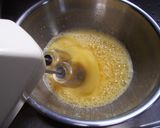 A picture of step 4 of Sponge Cake with Egg, Sugar and Flour.