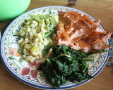Foto del paso 17 de la receta: Salmón ahumado con ensalada de pasta y espinaca
