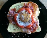 A picture of step 5 of Egg sunny side up with Red Pepper, Quinoa and Bacon.