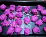Foto langkah ke 4 dari resep Onde onde Buah Naga.