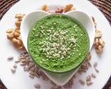 Foto del paso 3 de la receta Crema natural de rúcula, perejil y frutos secos enriquecida con Agua de Mar