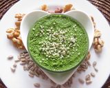 Foto del paso 3 de la receta Crema natural de rúcula, perejil y frutos secos enriquecida con Agua de Mar