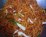 Foto langkah ke 10 dari resep Mie Goreng Jawa Pedas Manis🍜.