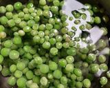 A picture of step 1 of Masala Matar Chaat.