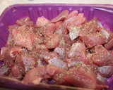 Foto del paso 1 de la receta: Ragú de pavo en salsa y champiñones