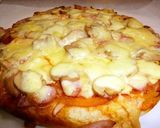 A picture of step 7 of Easy Sausage Pizza.