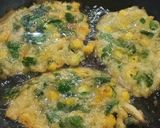 Foto langkah ke 4 dari resep Bakwan Jagung Daun Kelor.