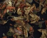 صورة لخطوة 2 من وصفة فطائر القارب الهشه بالدجاج 😋😋😋