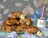 Foto del paso 6 de la receta: Medialunas integrales sin azúcar rellenas de dulce de membrillo🥐