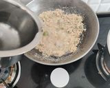 A picture of step 5 of Semolina Upma.