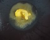Foto langkah ke 3 dari resep Cah Telur Puyuh, Jamur Kuping, dan Mente Goreng.